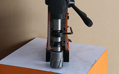 磁力鉆不能盲打，如何對超厚鋼板作業(yè)